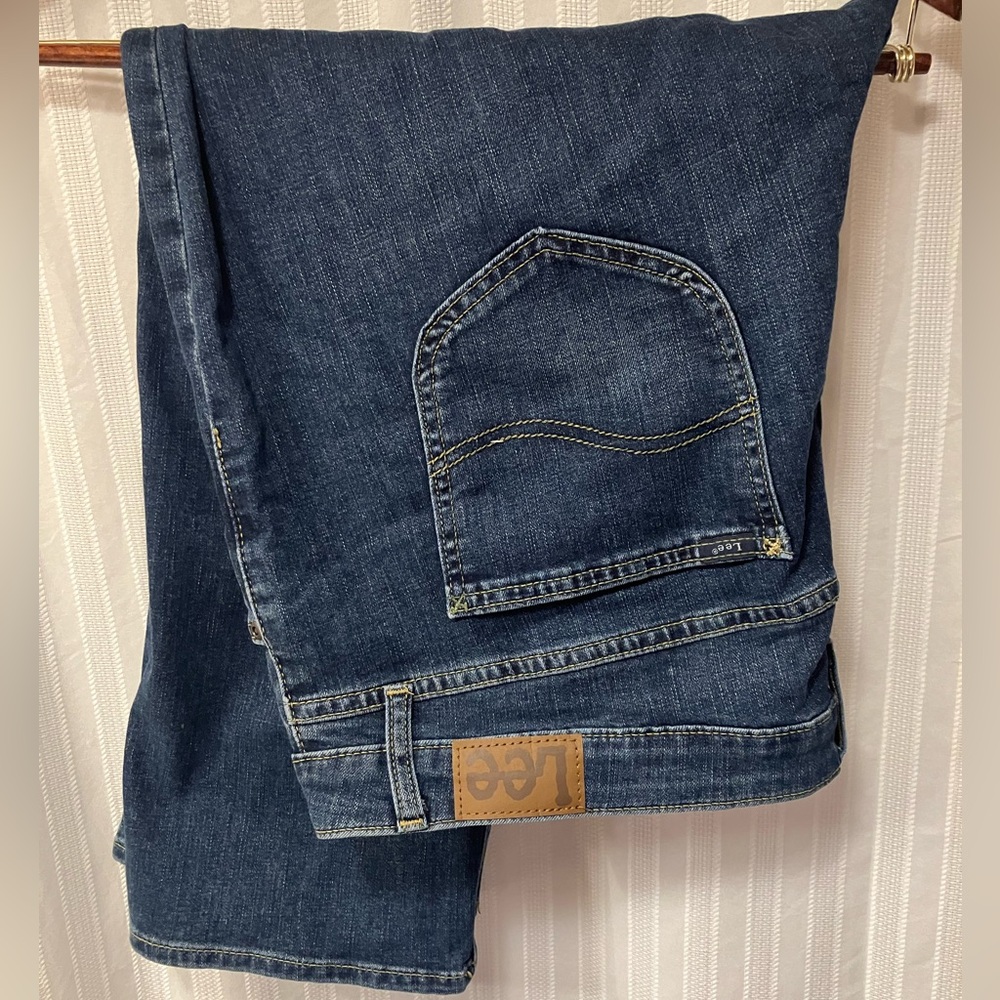 🔵 Lee 🔵 Capri Denim regular fit women's mid rise jeans size 20